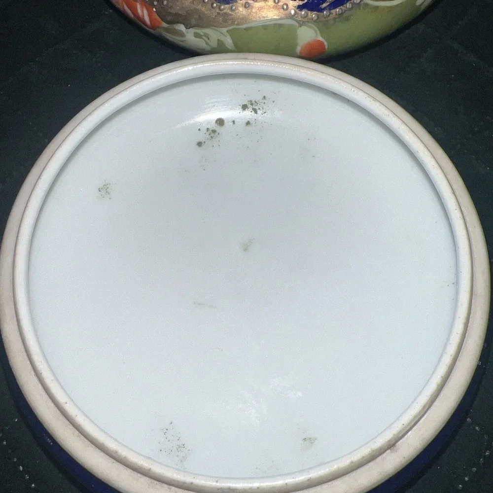 VINTAGE PORCELAIN HAND PAINTED FLORAL LIDDED TRINKET DISH POWDER Jewelry JAR .